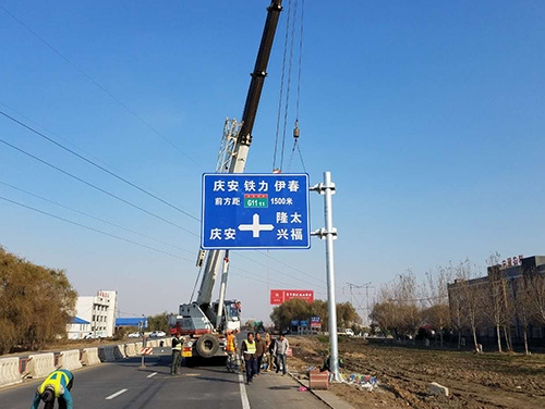 盘锦盘锦道路护栏网网片该如何进行正确的选购呢？